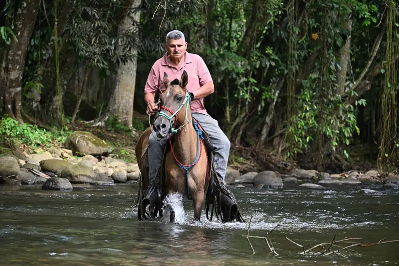 Nature Tours La Fortuna founder and horses